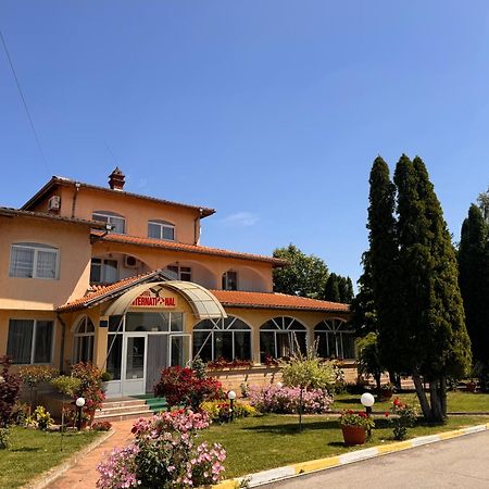 Motel International Berkovitsa Buitenkant foto