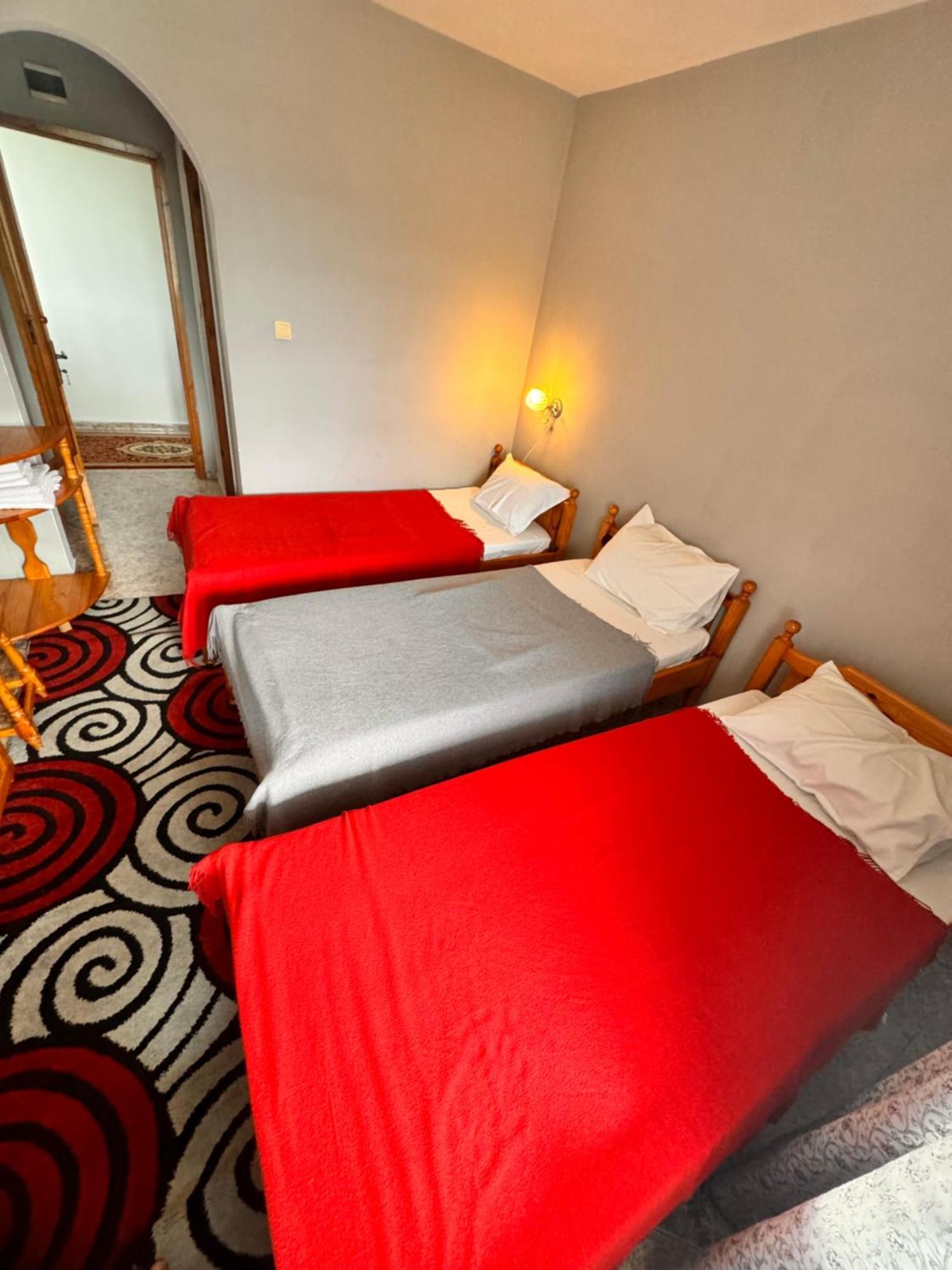 Motel International Berkovitsa Buitenkant foto