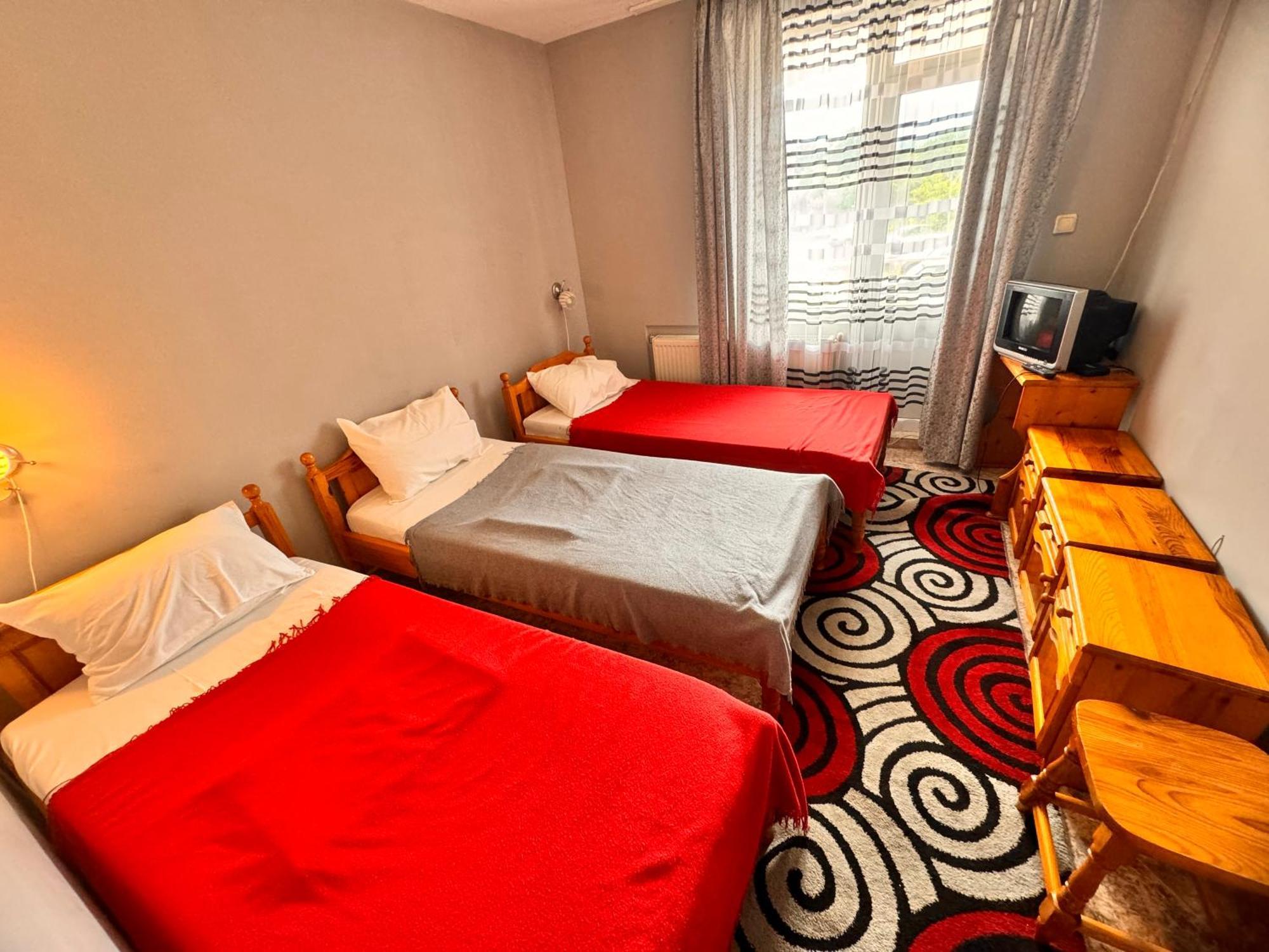 Motel International Berkovitsa Buitenkant foto