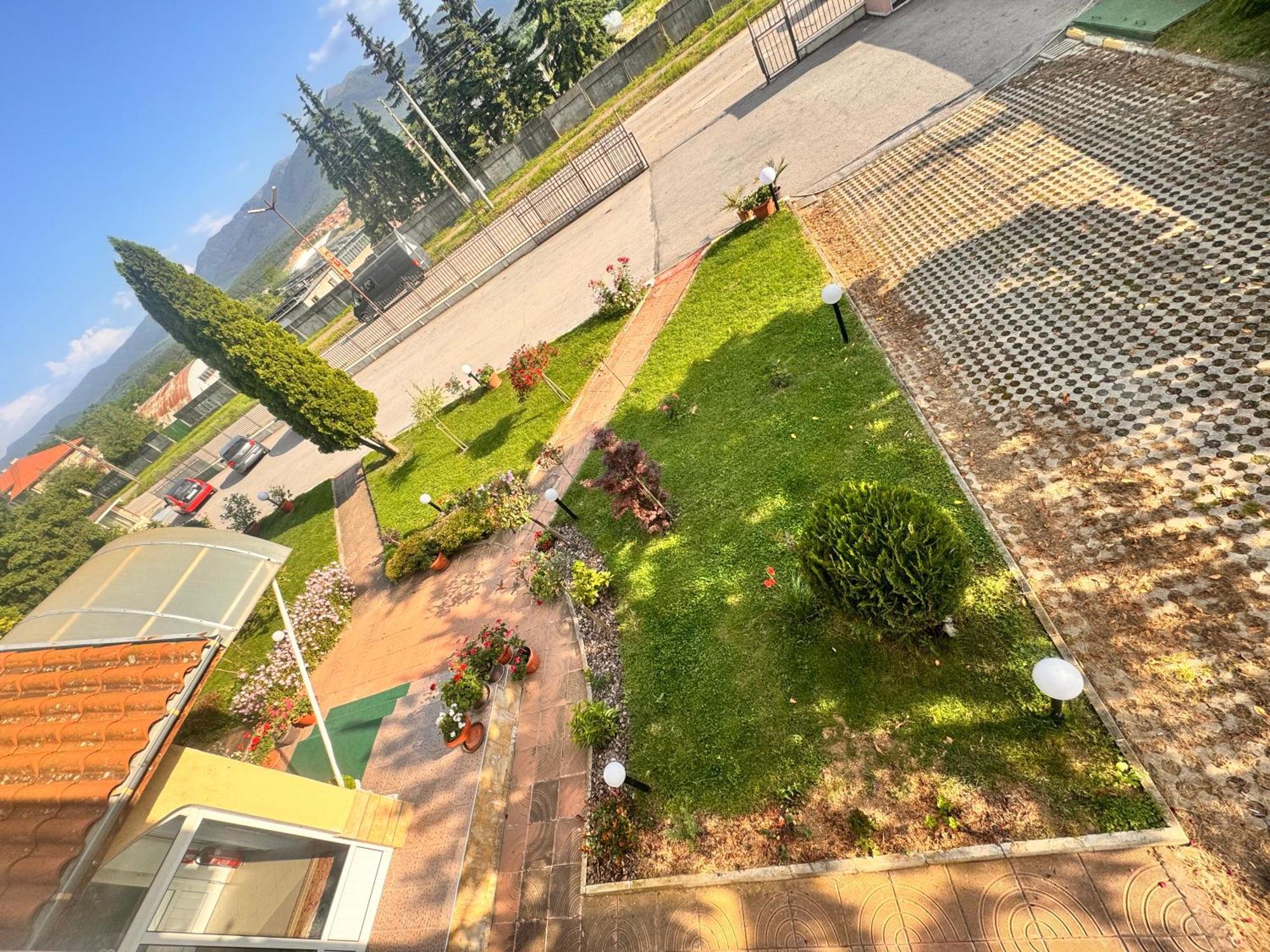 Motel International Berkovitsa Buitenkant foto